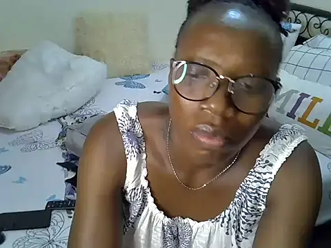 Sweet Bear online show from 04.12.26