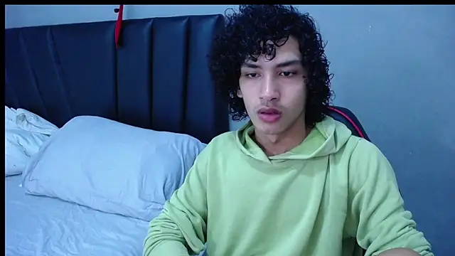 Tayronx33 online show from 10.19.25