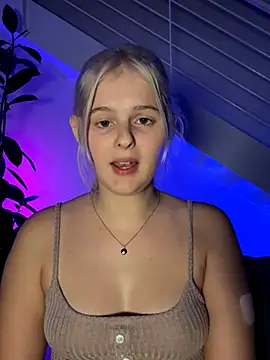 Allylove03 online show from 11.30.25