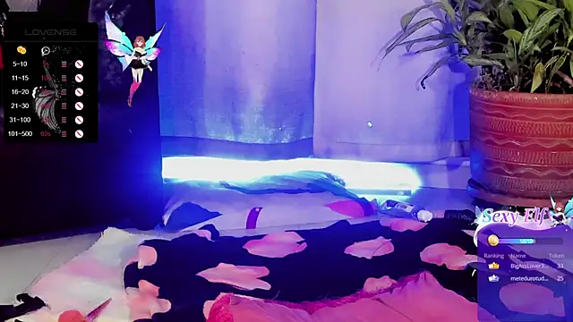 Zakura hot1 online show from 12.31.24