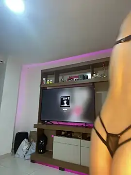 Snapshot of Julieta-sett chatting on 02.18.25 Julieta-sett online show from 02.18.25