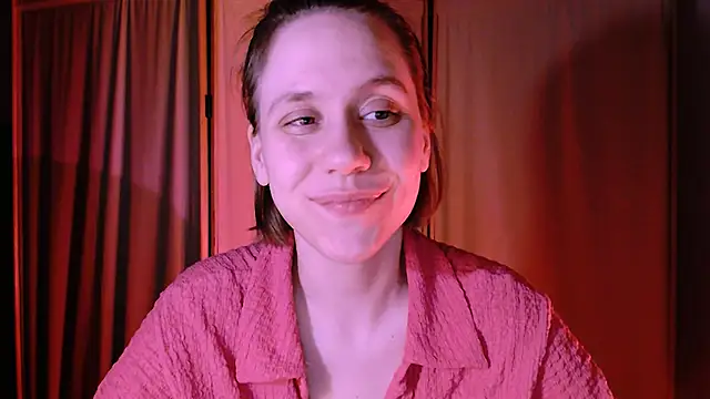 Snapshot of Malinax chatting on 03.21.25 Malinax online show from 03.21.25