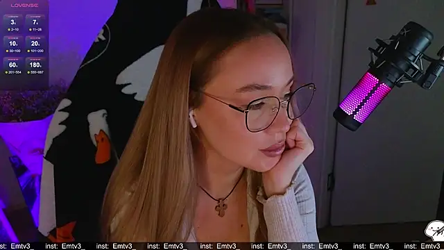 Emili1- online show from 12.18.25