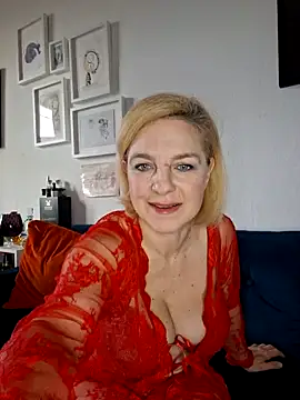 Snapshot of FrauleinSchmitt chatting on 01.31.25 FrauleinSchmitt online show from 01.31.25