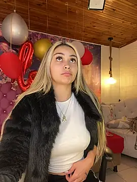 Snapshot of emma_oxford chatting on 02.18.25 emma oxford online show from 02.18.25