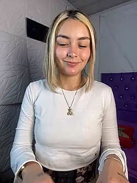 Snapshot of emma_oxford chatting on 02.24.25 emma oxford online show from 02.24.25