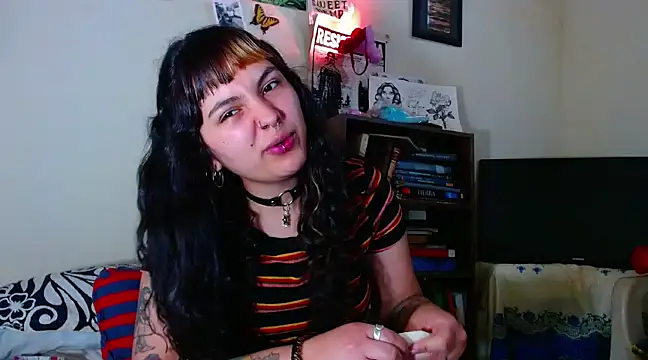 sweetiee mary online show from 02.25.25