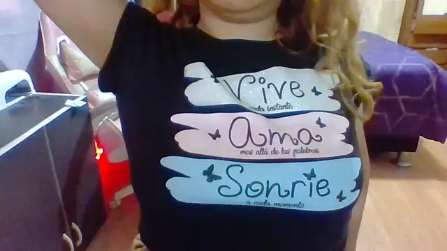 Snapshot of Jennxdolls chatting on 12.02.24 Jennxdolls online show from 12.02.24