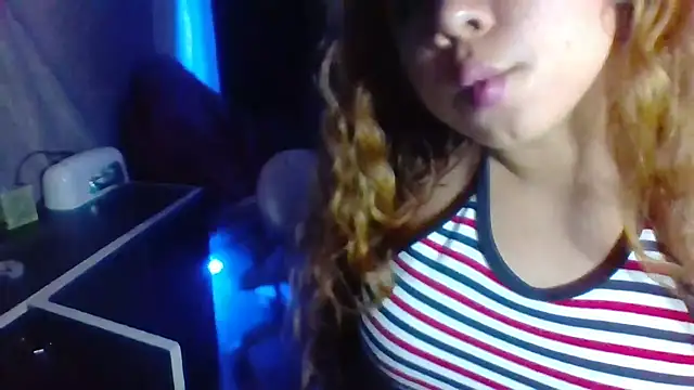 Snapshot of Jennxdolls chatting on 12.04.24 Jennxdolls online show from 12.04.24