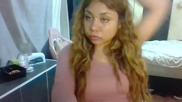 Snapshot of Jennxdolls chatting on 12.31.24 Jennxdolls online show from 12.31.24