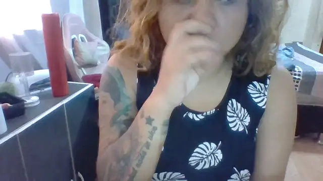 Snapshot of Jennxdolls chatting on 01.04.25 Jennxdolls online show from 01.04.25