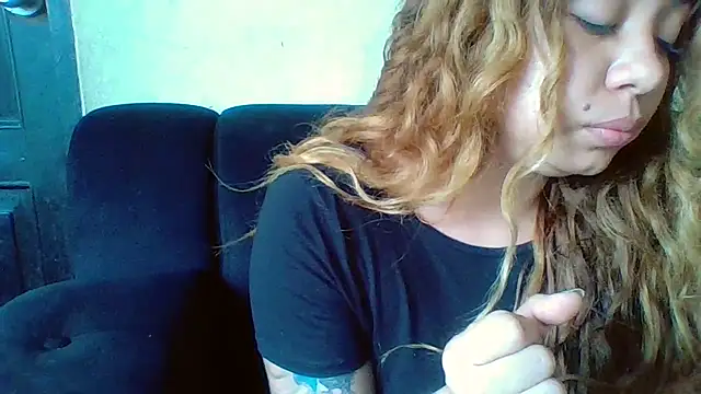 Snapshot of Jennxdolls chatting on 01.31.25 Jennxdolls online show from 01.31.25