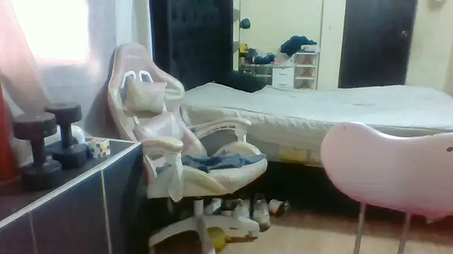 Snapshot of Jennxdolls chatting on 02.13.25 Jennxdolls online show from 02.13.25