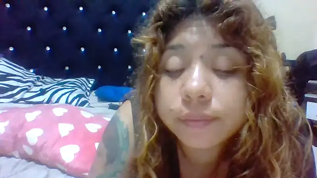 Snapshot of Jennxdolls chatting on 03.08.25 Jennxdolls online show from 03.08.25