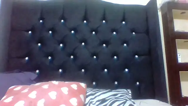 Snapshot of Jennxdolls chatting on 03.08.25 Jennxdolls online show from 03.08.25