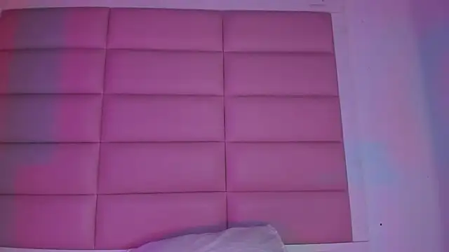 little-Emma online show from 12.15.25