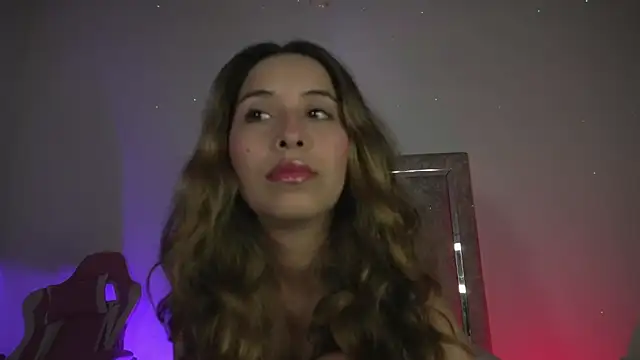 Snapshot of little-Emma chatting on 05.25.26 little-Emma online show from 05.25.26