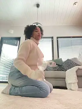 Snapshot of Black_Dolll chatting on 12.17.24 Black Dolll online show from 12.17.24