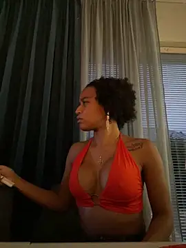 Snapshot of Black_Dolll chatting on 12.29.24 Black Dolll online show from 12.29.24