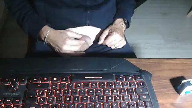 Adri gard online show from 11.08.25