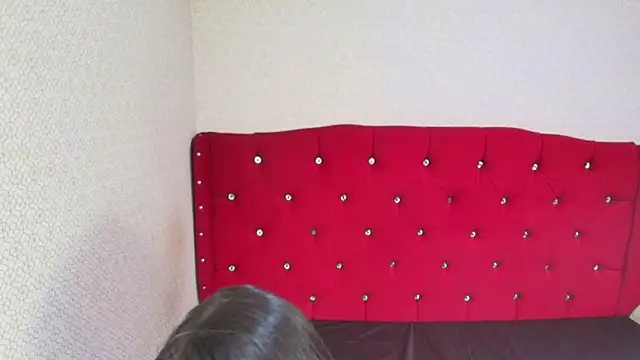 Snapshot of Lilyevansx chatting on 04.26.26 Lilyevansx online show from 04.26.26