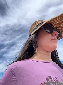 Reinacatchile online show from 03.08.26