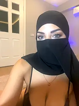 Amberonee31 online show from 10.19.25