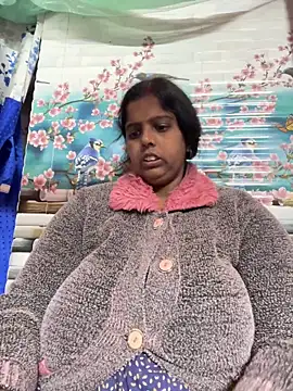 Beauty-queen online show from 12.18.25