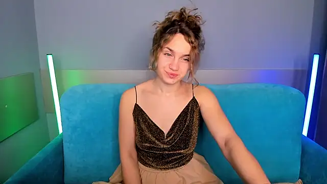 Snapshot of Milka_Blond chatting on 01.14.25 Milka Blond online show from 01.14.25