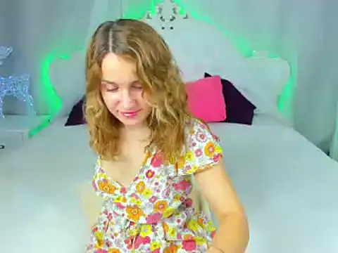 Snapshot of Milka_Blond chatting on 01.25.25 Milka Blond online show from 01.25.25