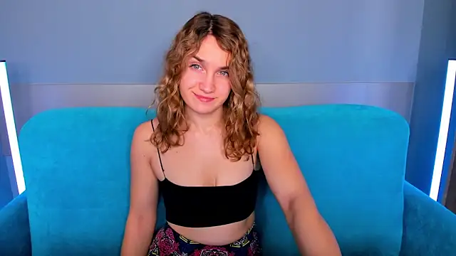 Snapshot of Milka_Blond chatting on 02.01.25 Milka Blond online show from 02.01.25