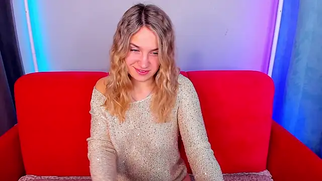 Snapshot of Milka_Blond chatting on 11.30.25 Milka Blond online show from 11.30.25