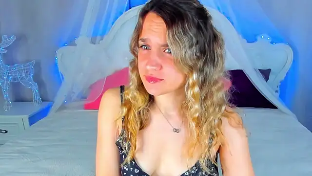 Snapshot of Milka_Blond chatting on 04.28.26 Milka Blond online show from 04.28.26