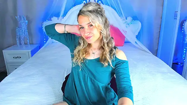 Snapshot of Milka_Blond chatting on 05.21.26 Milka Blond online show from 05.21.26
