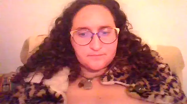 Snapshot of juicyrubies chatting on 02.22.25 juicyrubies online show from 02.22.25