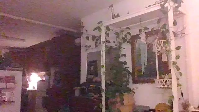 Snapshot of juicyrubies chatting on 09.19.25 juicyrubies online show from 09.19.25