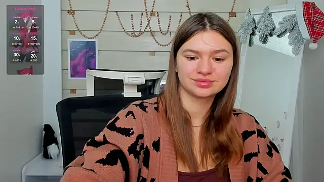Snapshot of Josephine_Kiss chatting on 12.13.24 Josephine Kiss online show from 12.13.24