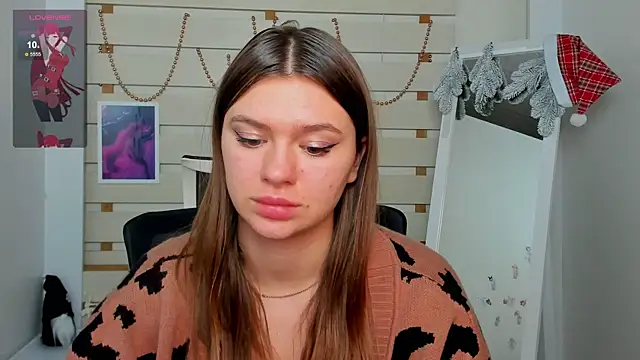 Snapshot of Josephine_Kiss chatting on 12.13.24 Josephine Kiss online show from 12.13.24
