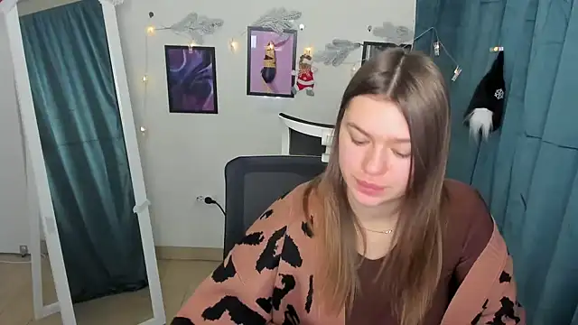 Snapshot of Josephine_Kiss chatting on 12.14.24 Josephine Kiss online show from 12.14.24