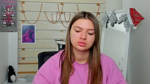 Snapshot of Josephine_Kiss chatting on 12.15.24 Josephine Kiss online show from 12.15.24
