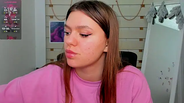 Snapshot of Josephine_Kiss chatting on 12.15.24 Josephine Kiss online show from 12.15.24