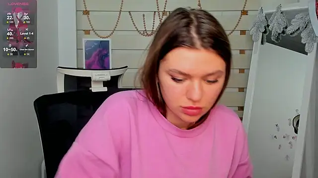 Snapshot of Josephine_Kiss chatting on 12.15.24 Josephine Kiss online show from 12.15.24