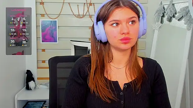 Snapshot of Josephine_Kiss chatting on 12.29.24 Josephine Kiss online show from 12.29.24