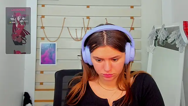 Snapshot of Josephine_Kiss chatting on 12.30.24 Josephine Kiss online show from 12.30.24