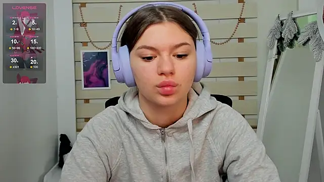 Snapshot of Josephine_Kiss chatting on 01.12.25 Josephine Kiss online show from 01.12.25