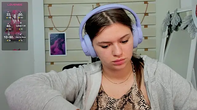 Snapshot of Josephine_Kiss chatting on 01.12.25 Josephine Kiss online show from 01.12.25