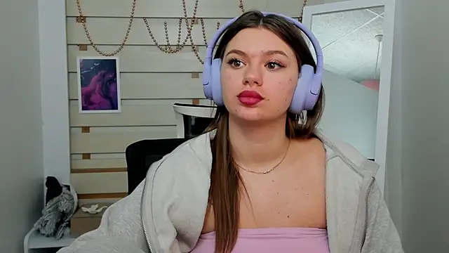 Snapshot of Josephine_Kiss chatting on 01.19.25 Josephine Kiss online show from 01.19.25