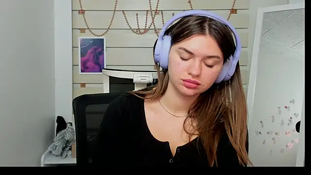 Snapshot of Josephine_Kiss chatting on 01.23.25 Josephine Kiss online show from 01.23.25