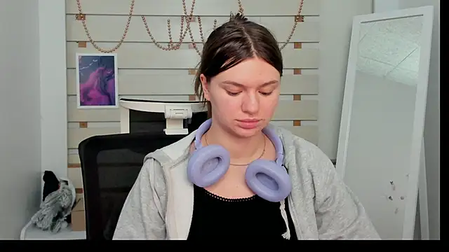 Snapshot of Josephine_Kiss chatting on 01.27.25 Josephine Kiss online show from 01.27.25