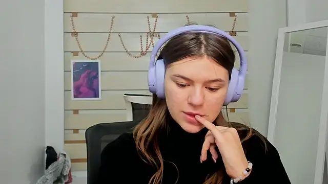 Snapshot of Josephine_Kiss chatting on 02.08.25 Josephine Kiss online show from 02.08.25